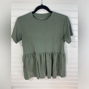 American Eagle Olive Green Short Sleeve Peplum Babydoll Tee XS Women’s EUC